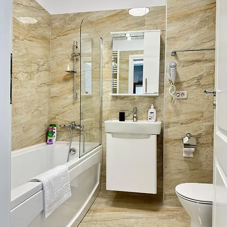 Central Address Towers By Glam Apartments Bucharest With Parking Exterior foto